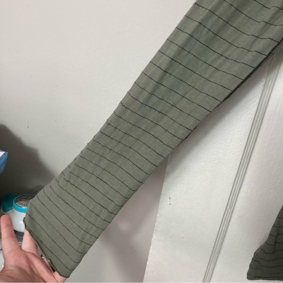 Nation LTD green striped slub raw hem turtleneck top women's M - Picture 5 of 8